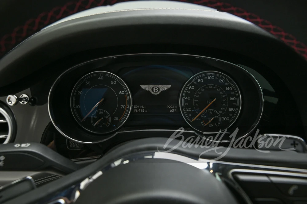 2017 Bentley Bentayga - Image 16 of 27