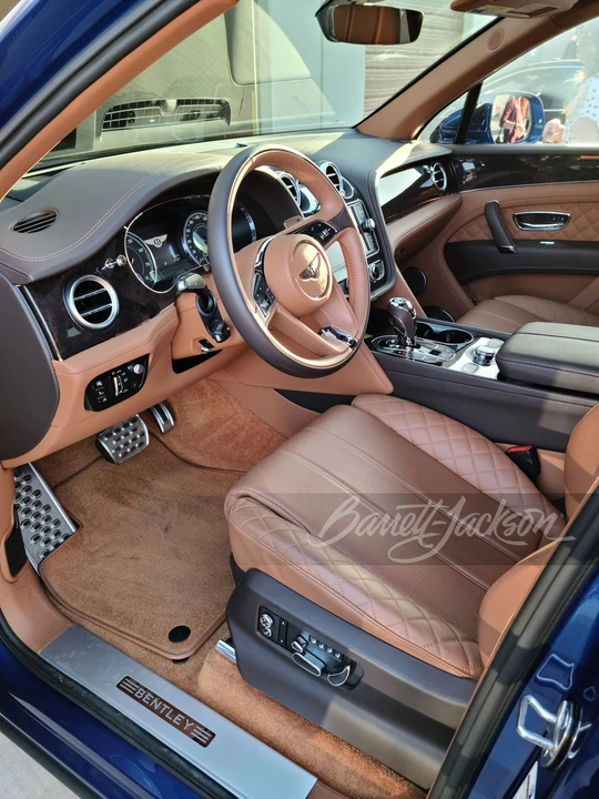 2017 Bentley Bentayga - Image 4 of 7