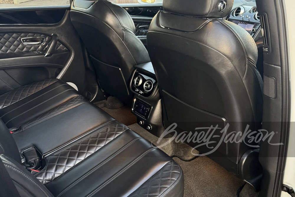 2017 Bentley Bentayga - Image 9 of 15