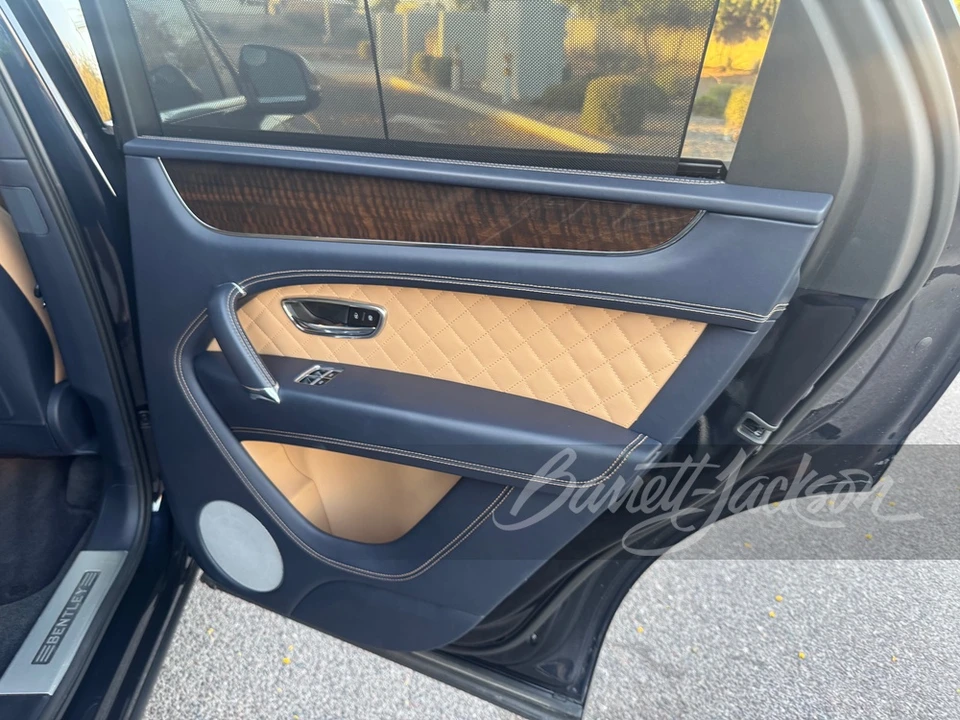 2017 Bentley Bentayga - Image 15 of 22