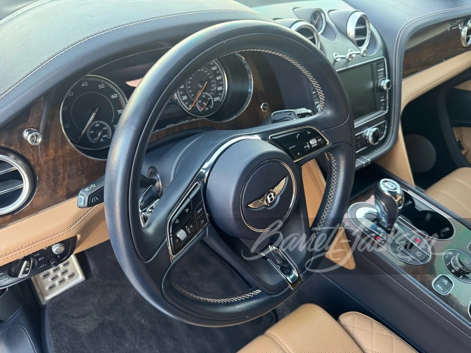 2017 Bentley Bentayga - Image 9 of 22