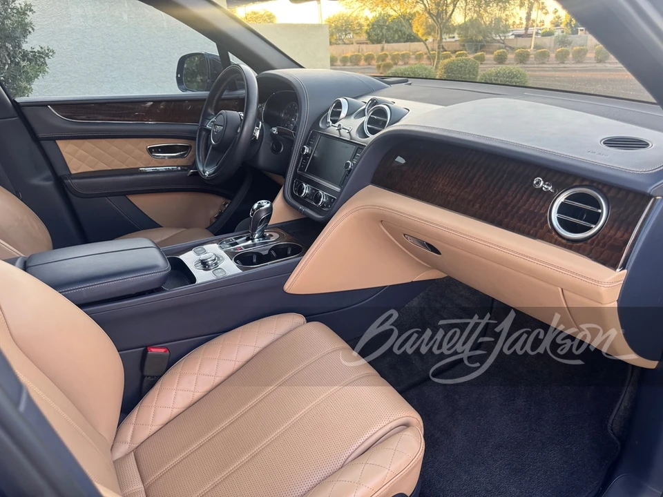 2017 Bentley Bentayga - Image 16 of 22