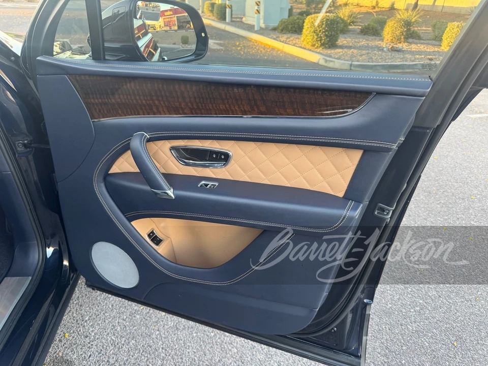 2017 Bentley Bentayga - Image 10 of 22