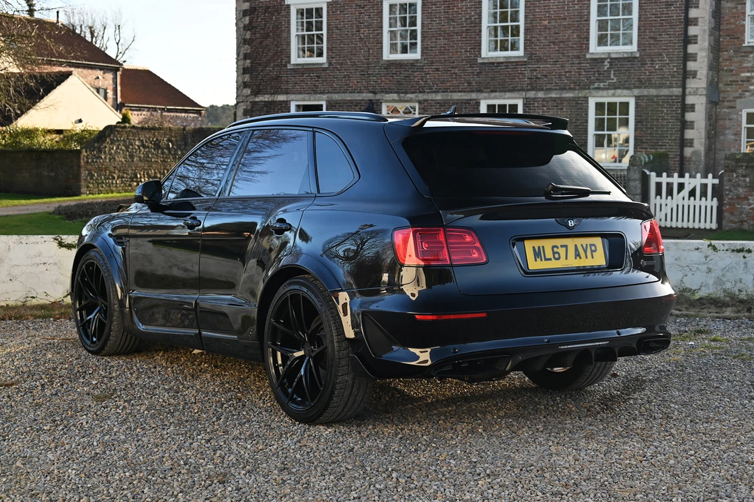 2017 Bentley Bentayga - Image 8 of 31
