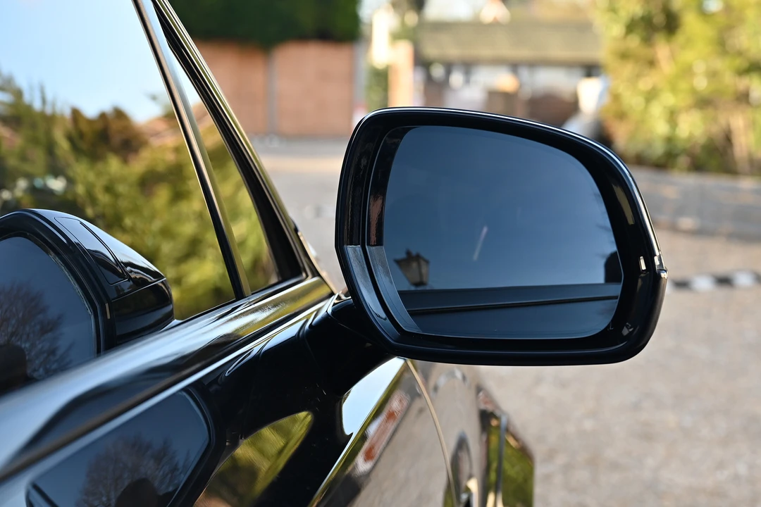 2017 Bentley Bentayga - Image 24 of 31