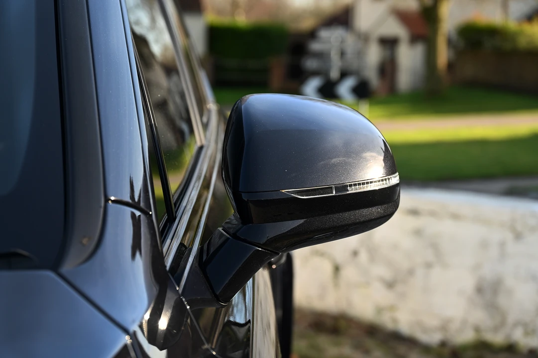 2017 Bentley Bentayga - Image 26 of 31
