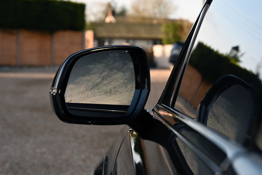 2017 Bentley Bentayga - Image 27 of 31
