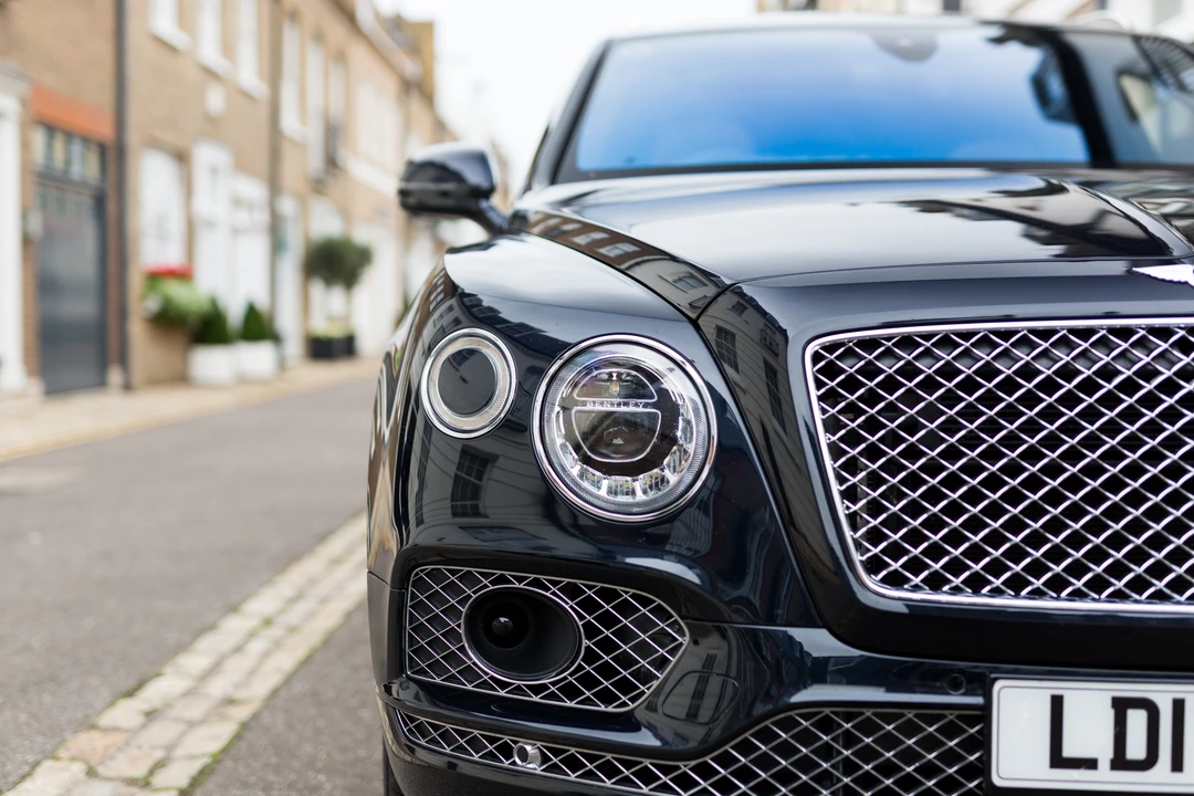 2017 Bentley Bentayga - Image 8 of 31