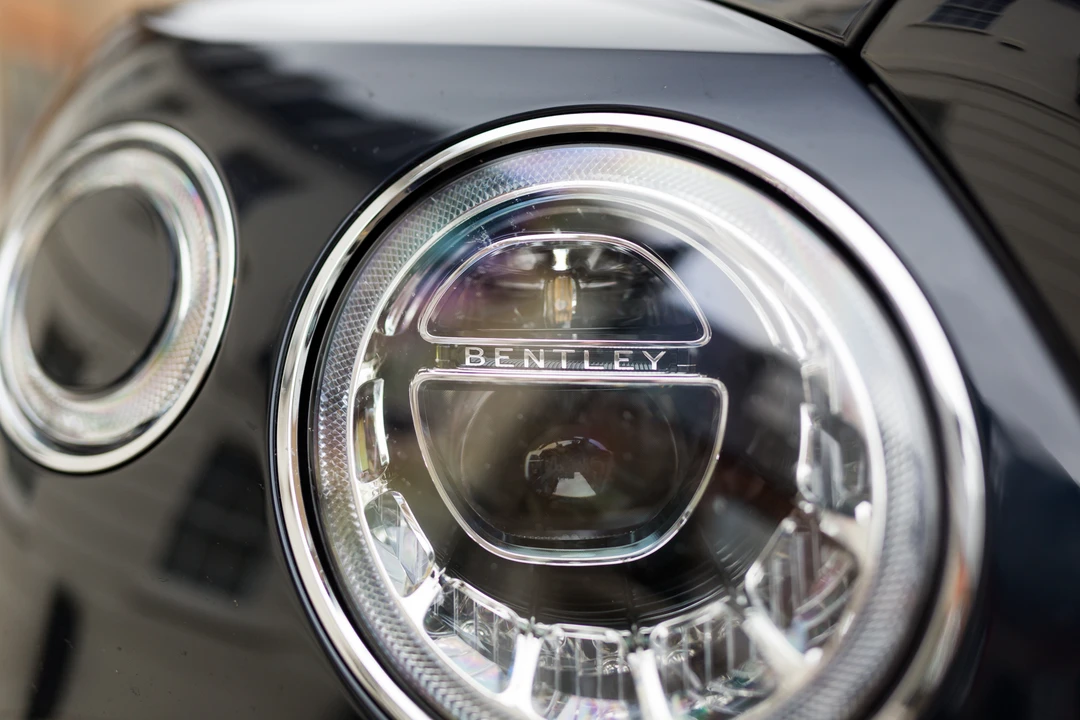 2017 Bentley Bentayga - Image 11 of 31