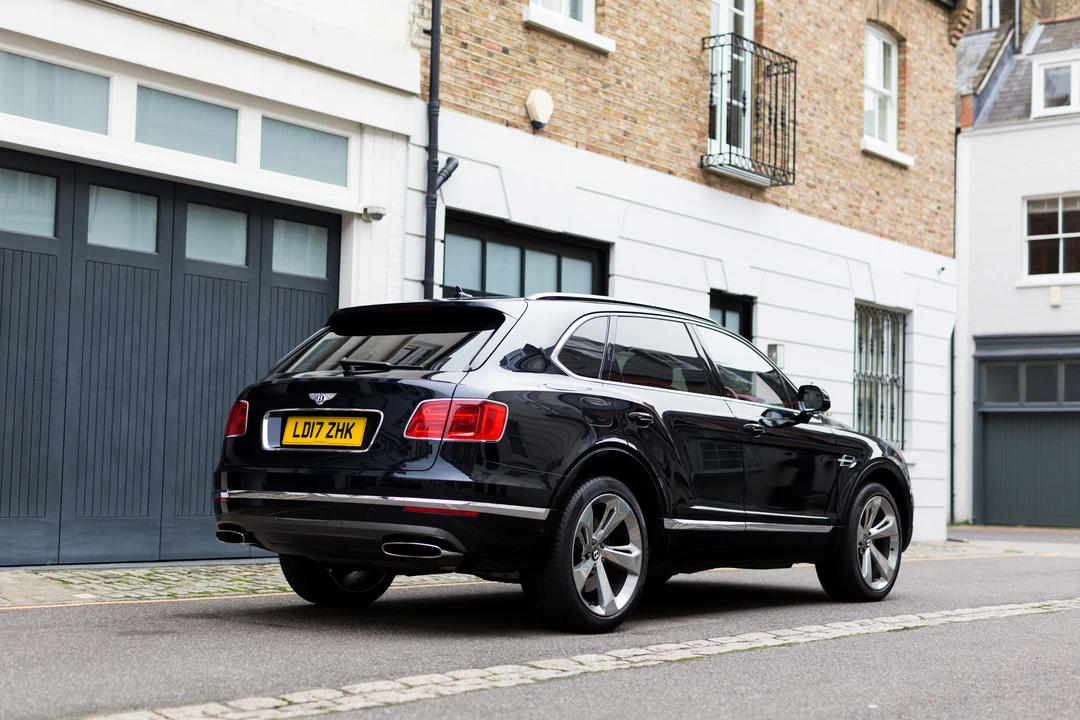 2017 Bentley Bentayga - Image 27 of 31