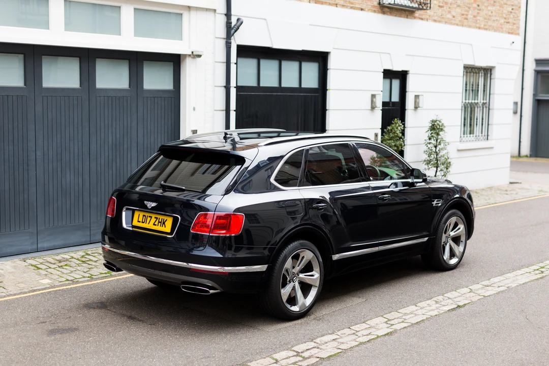 2017 Bentley Bentayga - Image 28 of 31