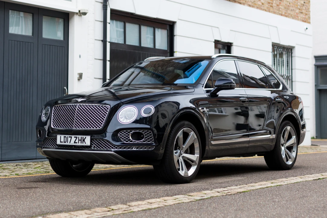 2017 Bentley Bentayga - Image 2 of 31