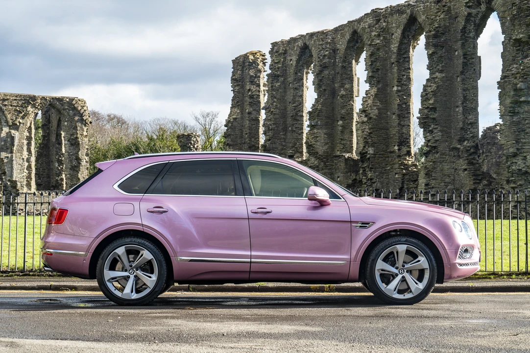 2017 Bentley Bentayga - Image 16 of 31
