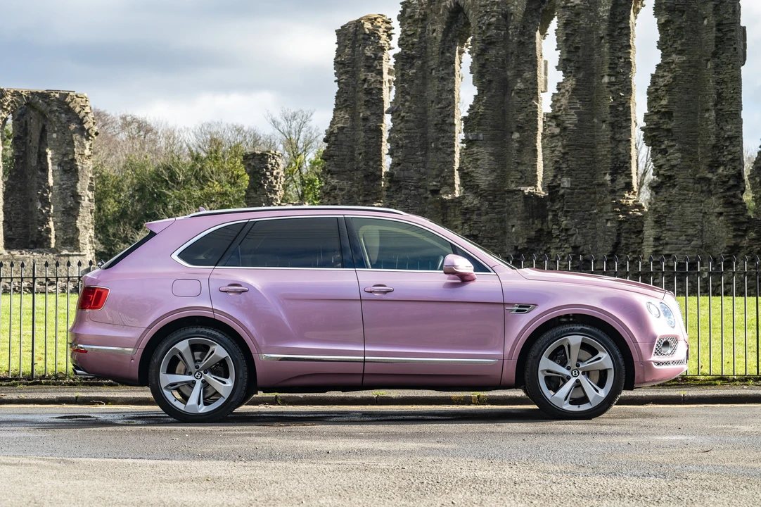 2017 Bentley Bentayga - Image 9 of 31