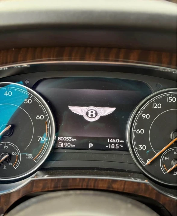 2017 Bentley Bentayga - Image 9 of 11