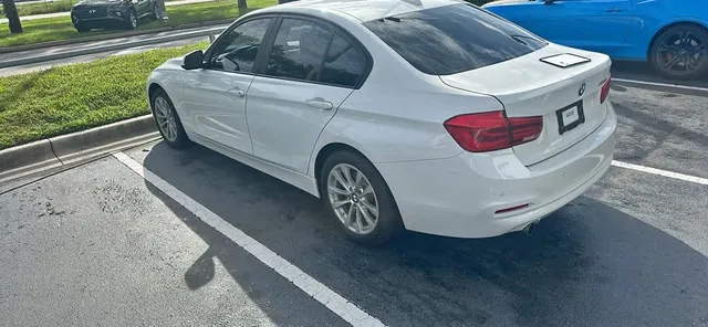 2017 BMW 3 Series 320i Sedan 4D