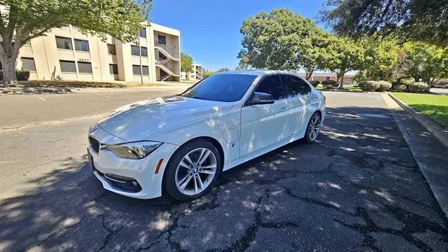 2017 BMW 3 Series 330e iPerformance Sedan