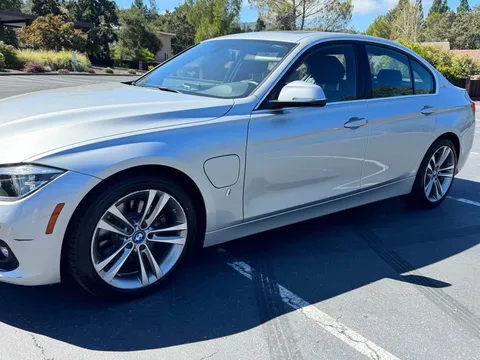 2017 BMW 3 Series 330e iPerformance Sedan