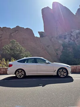 2017 BMW 330i Gran Turismo xDrive Sedan