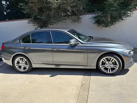 2017 BMW 3 Series 330i Sedan 4D