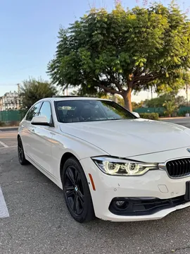 2017 BMW 3 Series 330i xDrive Sedan 4D