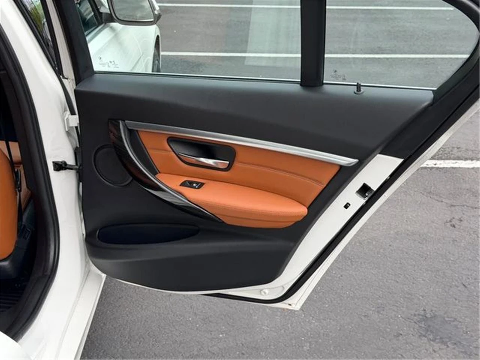 2017 BMW F30 3 Series Sedan - Image 29 of 31