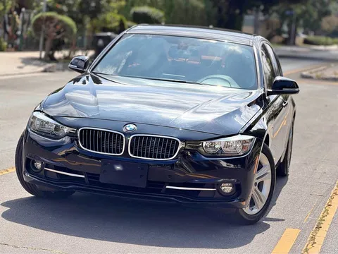 2017 BMW 3 Series 330e iPerformance Sedan