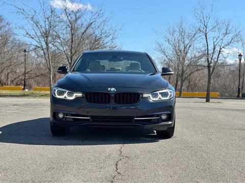 2017 BMW 3 Series 330i Sedan