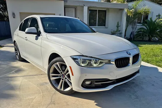 2017 BMW 3 Series 330i Sedan