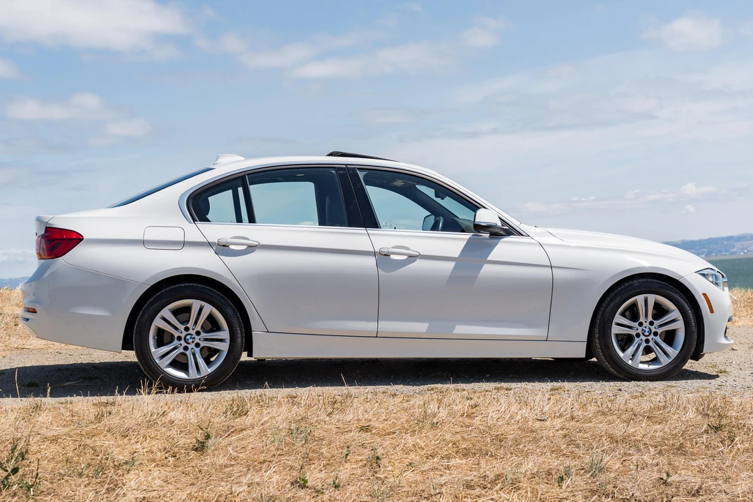 2017 BMW F30 3 Series Sedan - Image 9 of 31