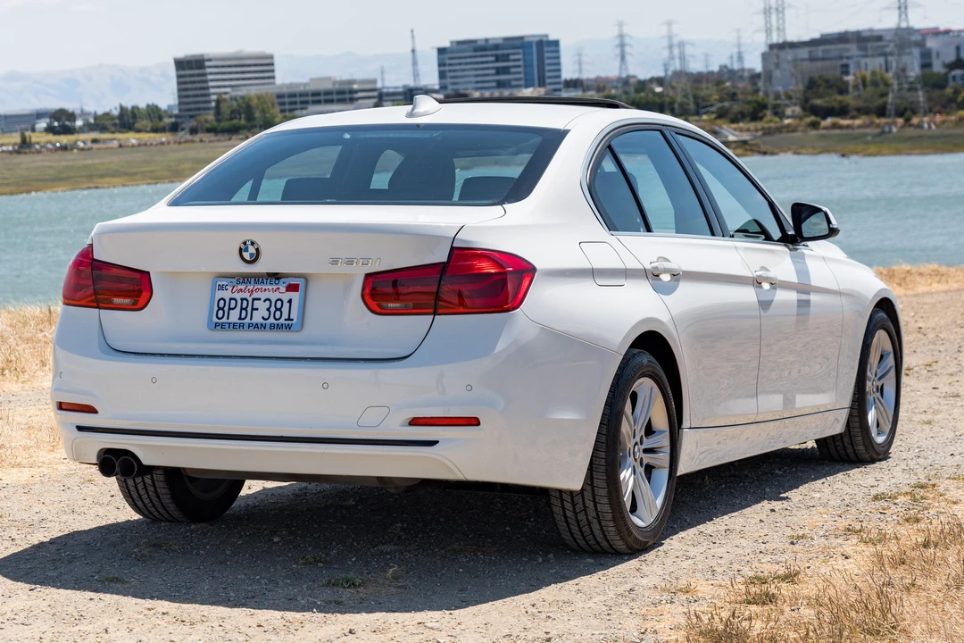 2017 BMW F30 3 Series Sedan - Image 8 of 31