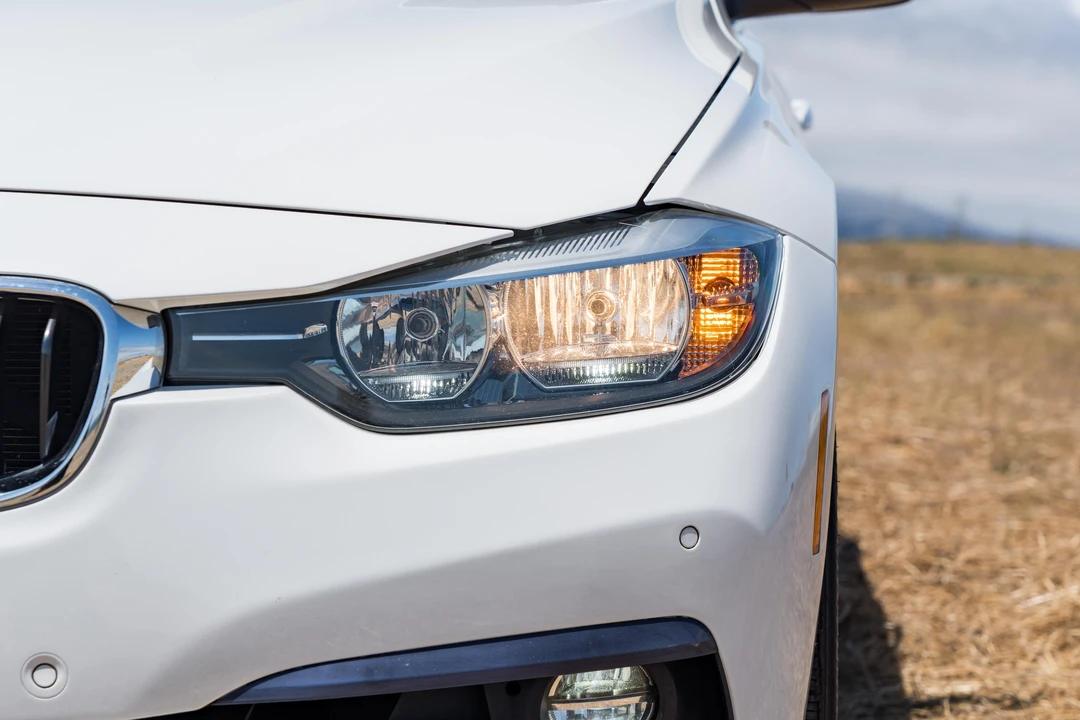 2017 BMW F30 3 Series Sedan - Image 11 of 31