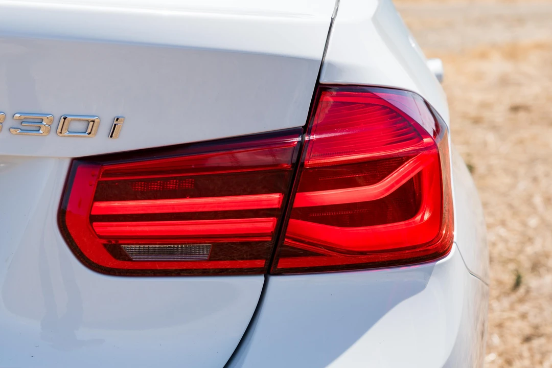 2017 BMW F30 3 Series Sedan - Image 16 of 31
