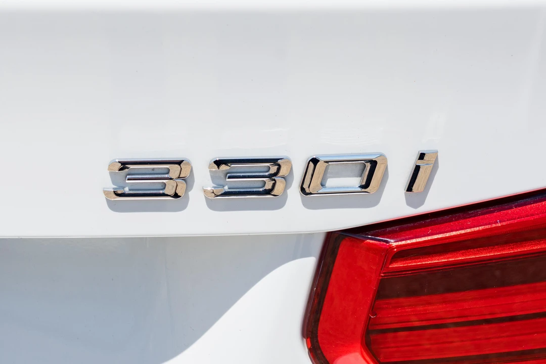2017 BMW F30 3 Series Sedan - Image 15 of 31