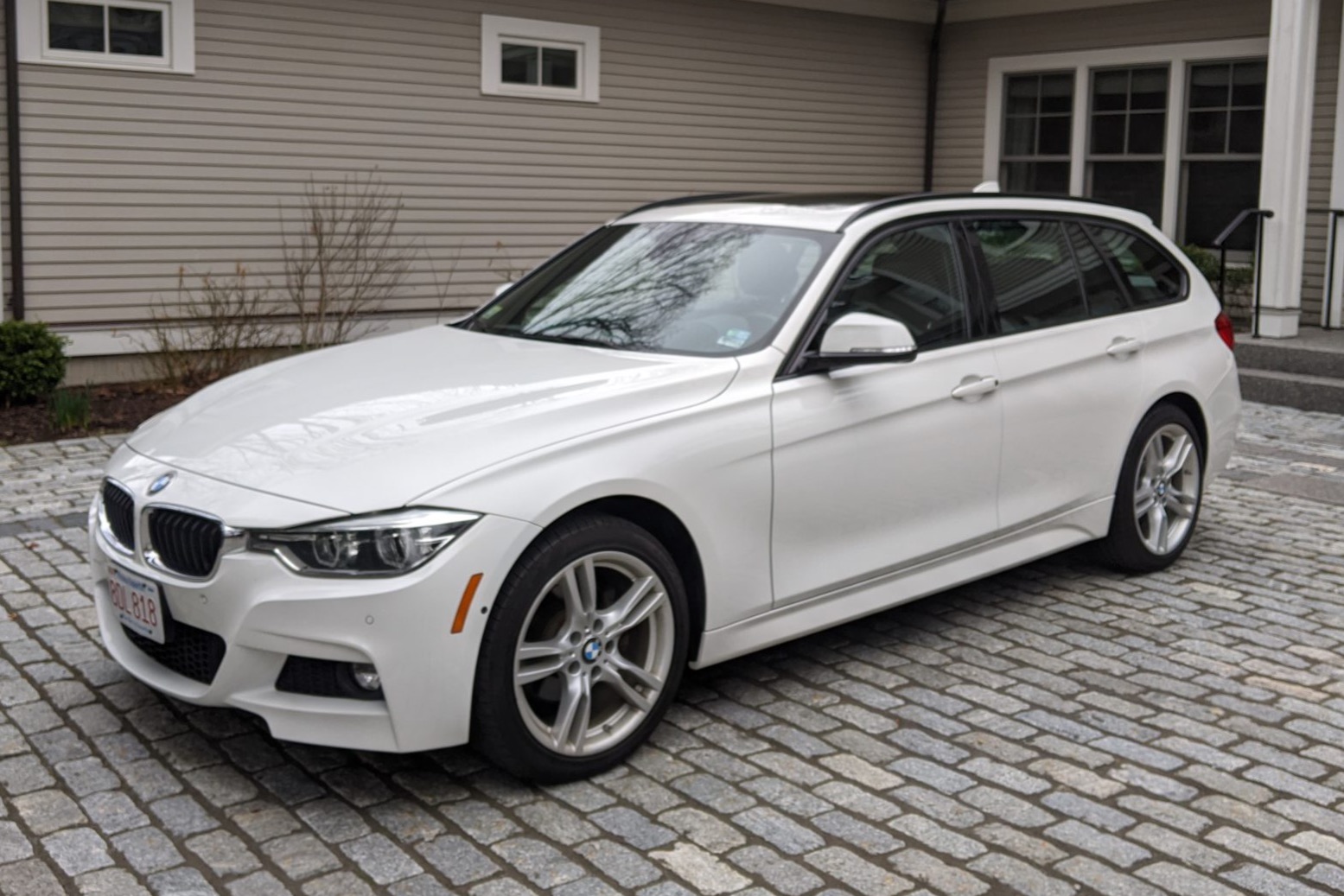 2017 BMW 330i xDrive Sports Wagon M Sport