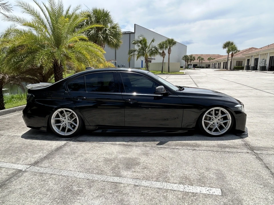 2017 BMW F30 335i & 340i Sedan - Image 13 of 31