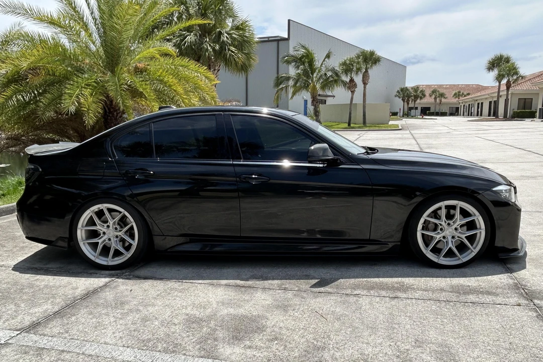 2017 BMW F30 335i & 340i Sedan - Image 3 of 31