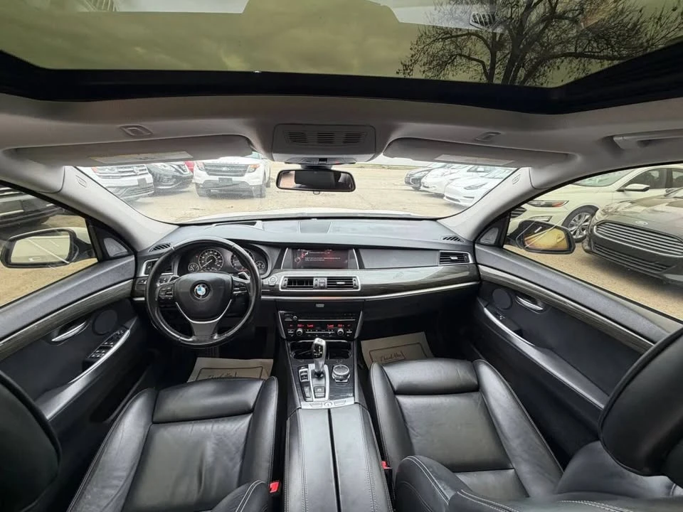 2017 BMW 5 Series - Image 10 of 17