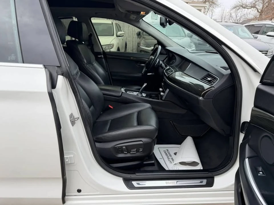 2017 BMW 5 Series - Image 8 of 17