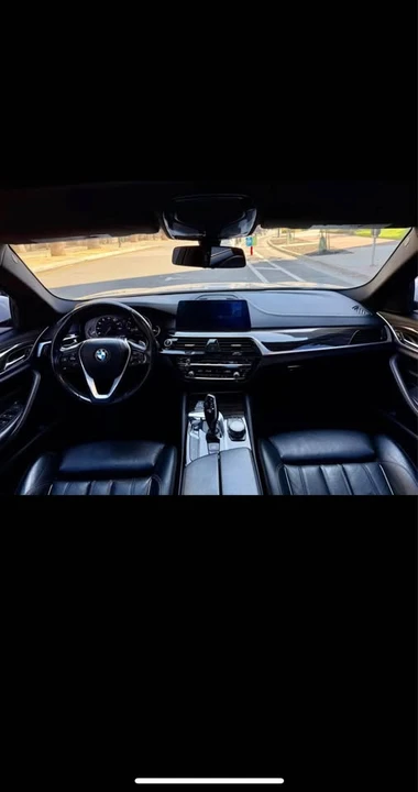 2017 BMW 5 Series - Image 9 of 10