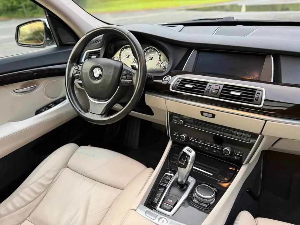 2017 BMW 5 Series - Image 14 of 20