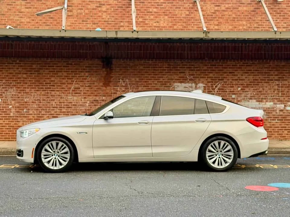 2017 BMW 5 Series - Image 10 of 20