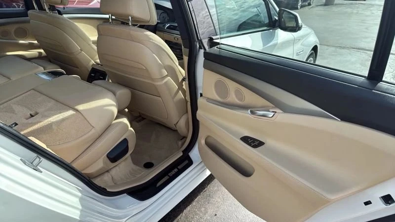 2017 BMW 5 Series - Image 5 of 11