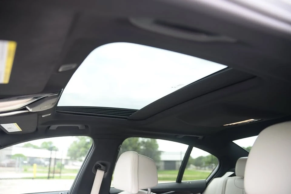 2017 BMW 5 Series - Image 14 of 20