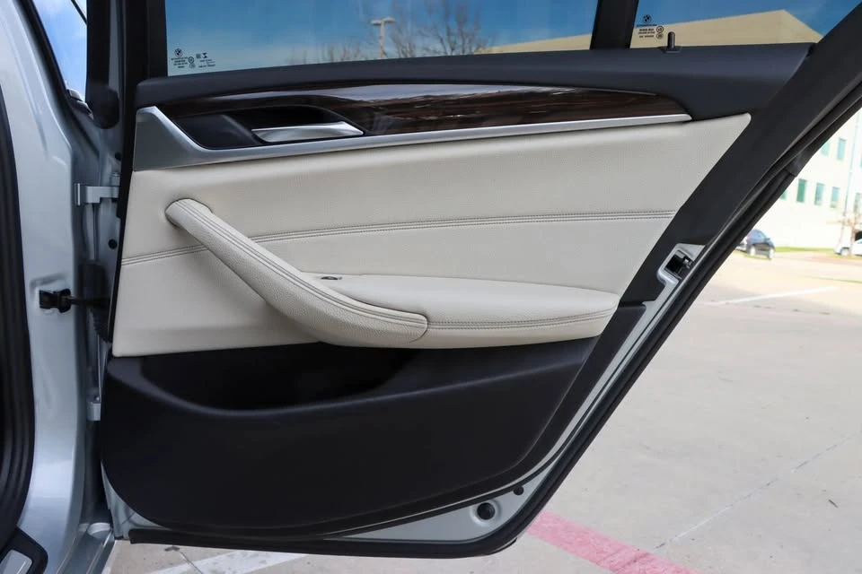 2017 BMW 5 Series - Image 11 of 19