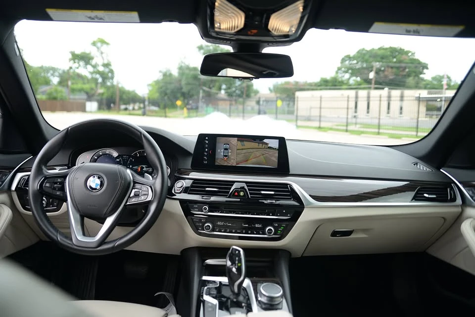 2017 BMW 5 Series - Image 14 of 18
