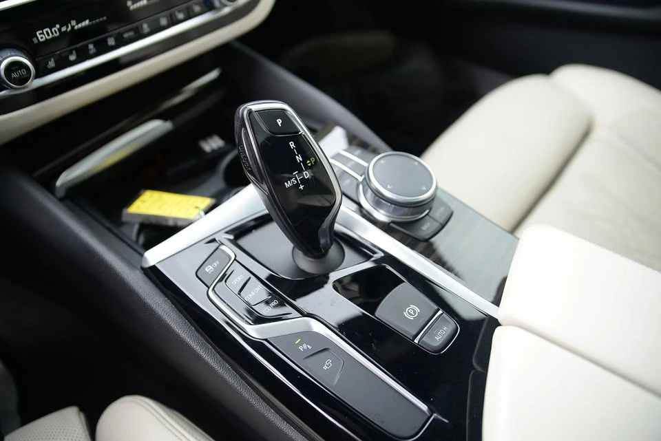 2017 BMW 5 Series - Image 18 of 18