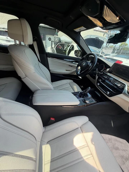 2017 BMW 5 Series - Image 4 of 5