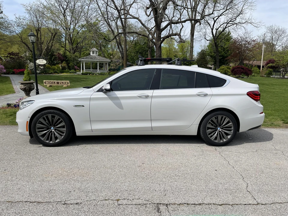 2017 BMW 5 Series - Image 8 of 31