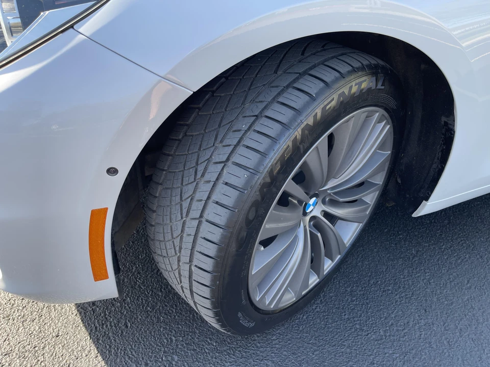 2017 BMW 5 Series - Image 25 of 31